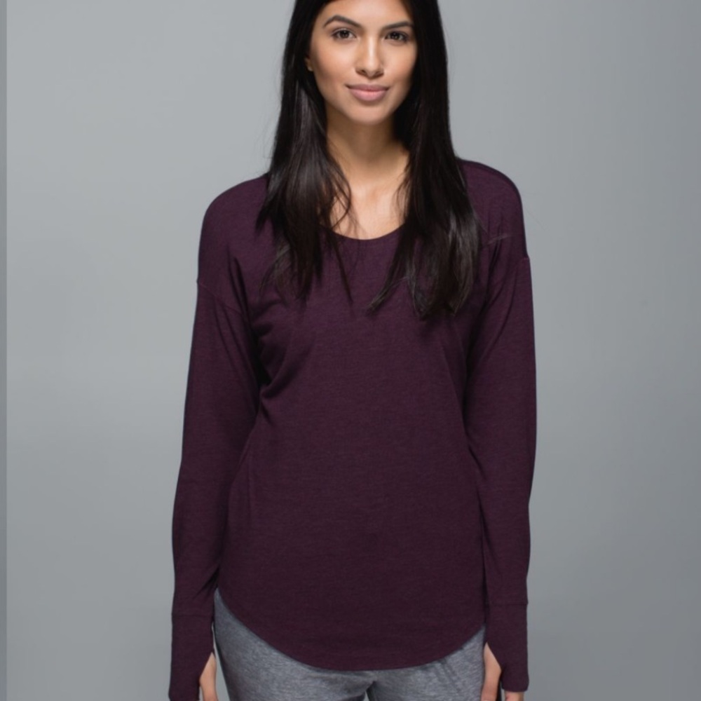 Lululemon Weekend Long Sleeve
Heathered Bordeaux Drama / Black Cherry